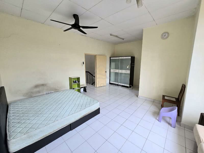 2-storey Terraced House for Sale in Taman Pelangi Semenyih (Semenyih) - Calvin Kok - Bedroom - PropertyGuru.com.my