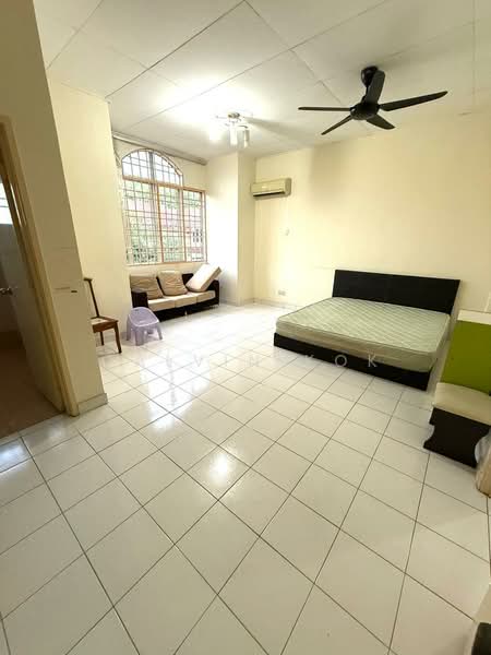 2-storey Terraced House for Sale in Taman Pelangi Semenyih (Semenyih) - Calvin Kok - Living Room - PropertyGuru.com.my