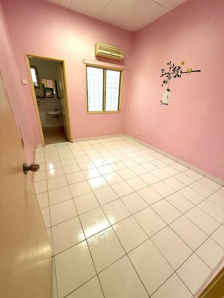 2-storey Terraced House for Sale in Taman Pelangi Semenyih (Semenyih) - Calvin Kok - Bedroom - PropertyGuru.com.my