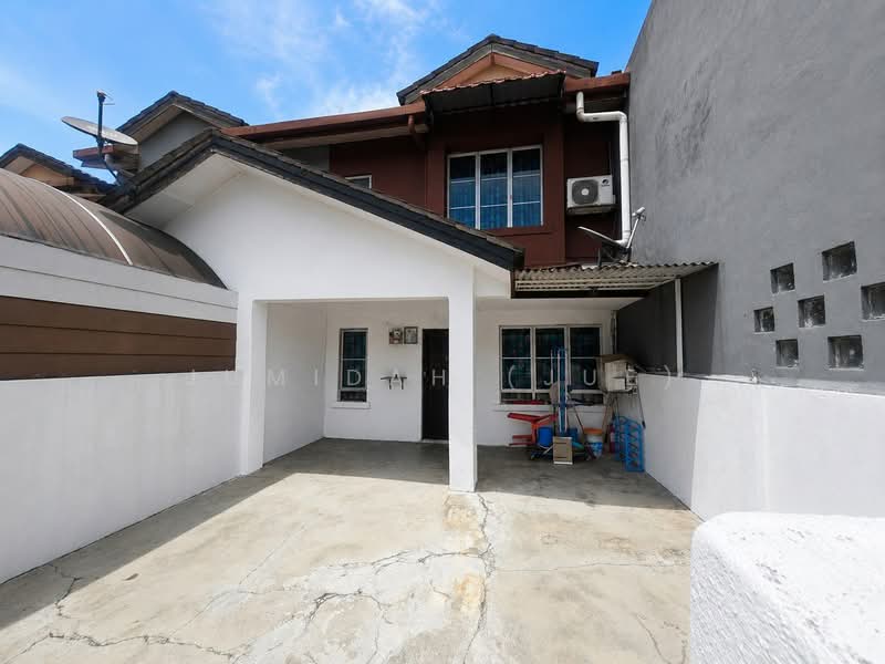 2-storey Terraced House for Rent in Bandar Bukit Mahkota (Bangi) - JUMIDAH (JUE) - Exterior - PropertyGuru.com.my