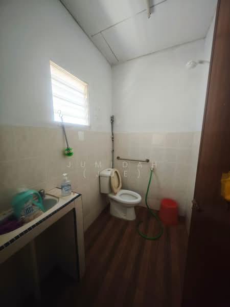 2-storey Terraced House for Rent in Bandar Bukit Mahkota (Bangi) - JUMIDAH (JUE) - Bathroom - PropertyGuru.com.my