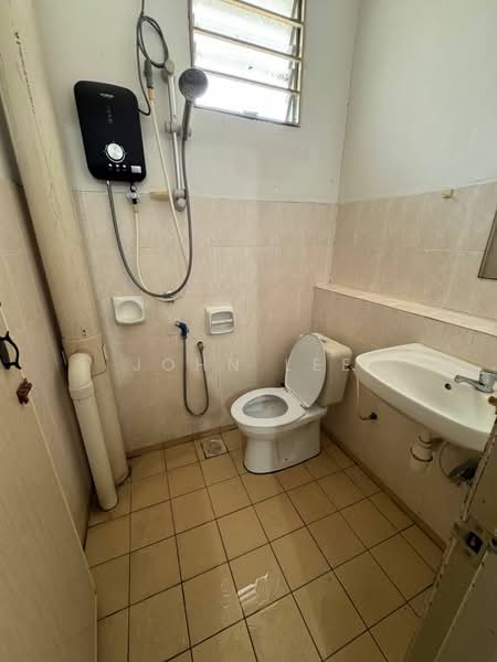 Apartment for Rent at Mutiara Perdana (Mutiara Court) - John Lee - Bathroom - PropertyGuru.com.my