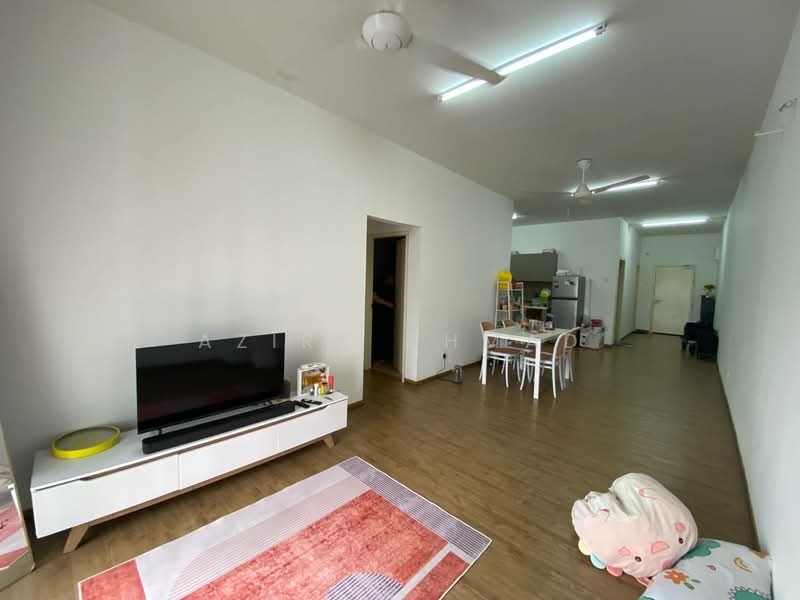 Kondominium untuk Dijual di Lakefront Homes - Azira Ahmad - Living Room - PropertyGuru.com.my