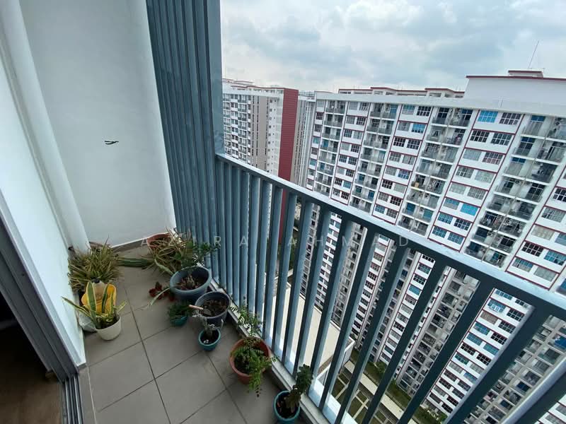Kondominium untuk Dijual di Lakefront Homes - Azira Ahmad - Balcony - PropertyGuru.com.my