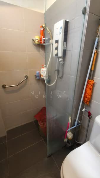 Flat for Sale at Taman Jubilee Phase 2 - Millie Chew - Bathroom - PropertyGuru.com.my