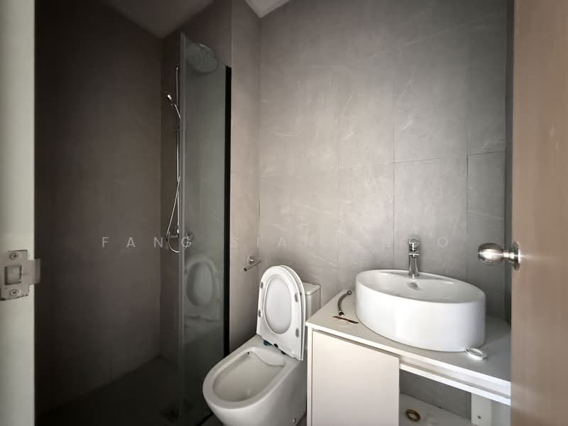 Service Residence for Sale at The Banquet Residence - Fang Siang Ngo - Bathroom - PropertyGuru.com.my