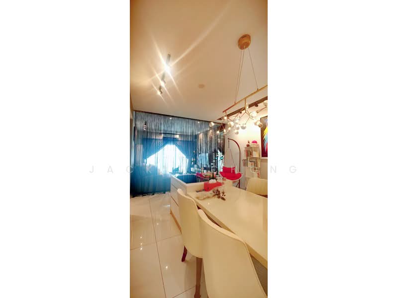 Servis Apartment untuk Dijual di Service Residence @ Landmark Residence 1 - Jackie Chong - Living Room - PropertyGuru.com.my