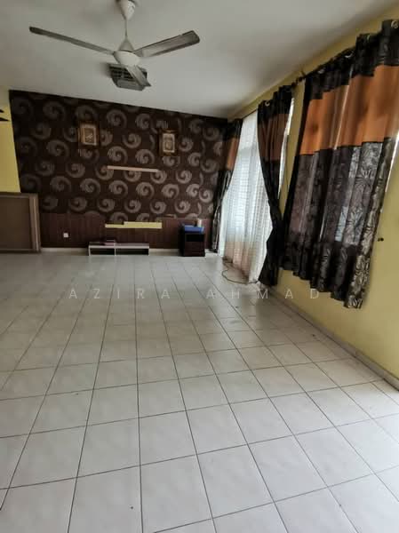 2-storey Terraced House for Sale in Bandar Baru Salak Tinggi (Sepang) - Azira Ahmad - Living Room - PropertyGuru.com.my