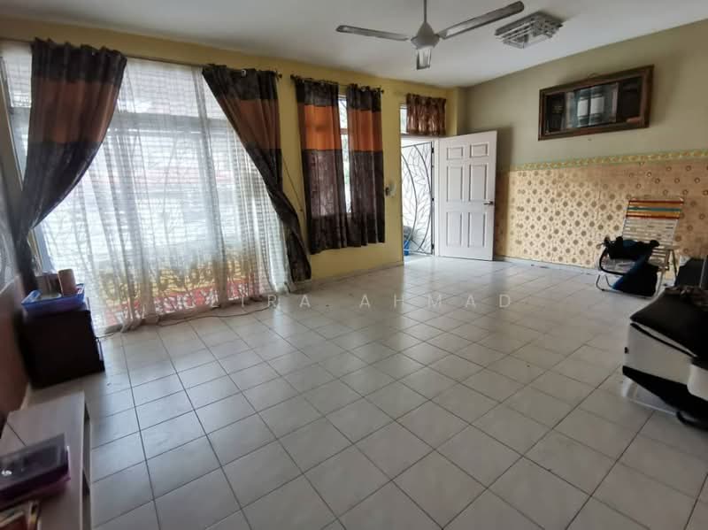 2-storey Terraced House for Sale in Bandar Baru Salak Tinggi (Sepang) - Azira Ahmad - Living Room - PropertyGuru.com.my