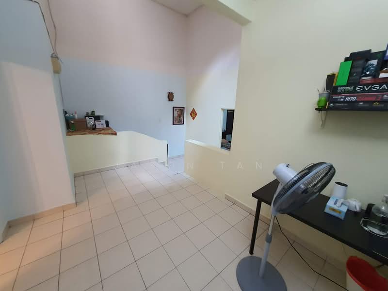 Rumah Teres 2 Tingkat untuk Dijual di Taman Prima Tropika (Seri Kembangan) - Jason Tan - Interior - PropertyGuru.com.my