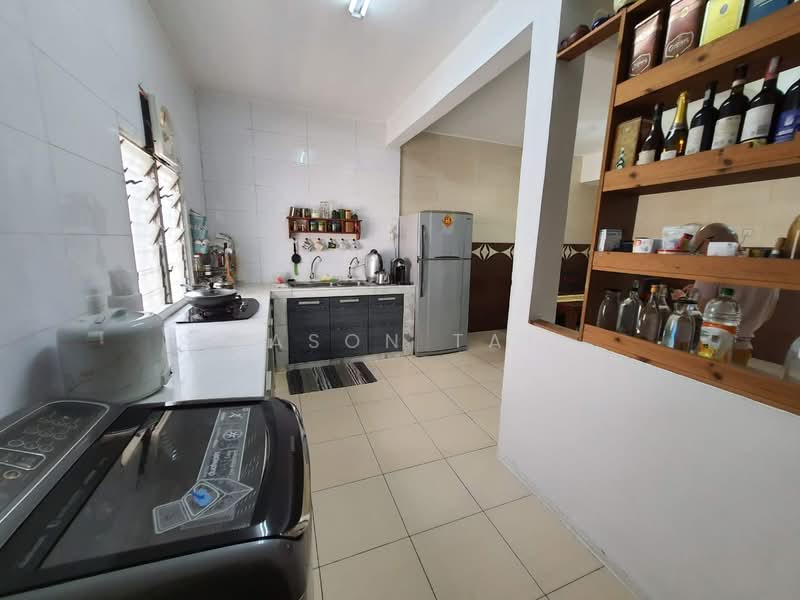 Rumah Teres 2 Tingkat untuk Dijual di Taman Prima Tropika (Seri Kembangan) - Jason Tan - Kitchen - PropertyGuru.com.my