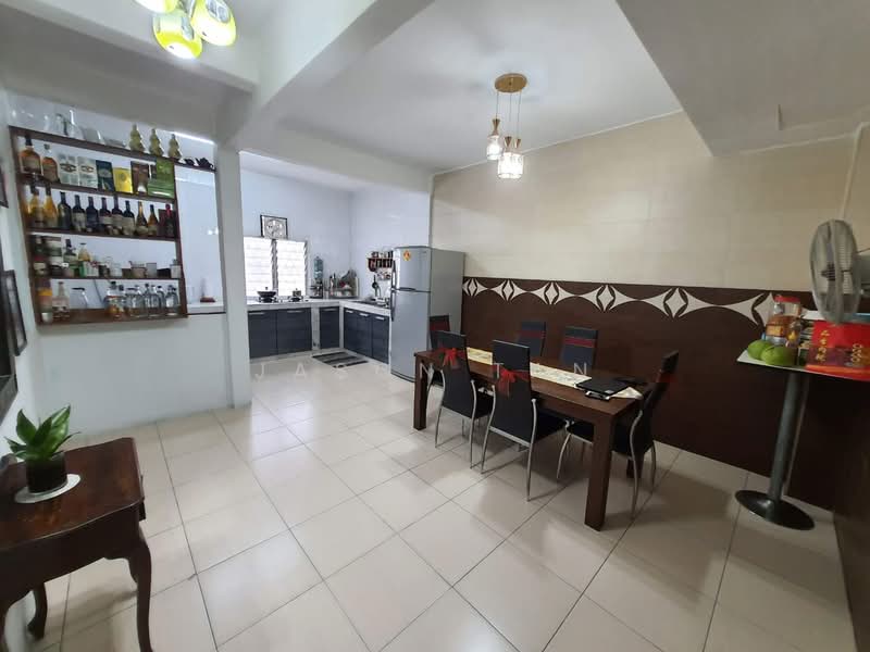 Rumah Teres 2 Tingkat untuk Dijual di Taman Prima Tropika (Seri Kembangan) - Jason Tan - Kitchen - PropertyGuru.com.my