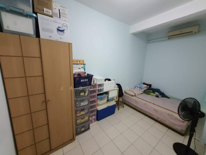 Rumah Teres 2 Tingkat untuk Dijual di Taman Prima Tropika (Seri Kembangan) - Jason Tan - Bedroom - PropertyGuru.com.my