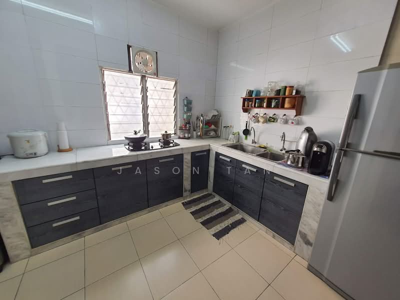 Rumah Teres 2 Tingkat untuk Dijual di Taman Prima Tropika (Seri Kembangan) - Jason Tan - Kitchen - PropertyGuru.com.my