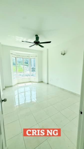 Kondominium untuk Dijual di Regency Heights Condo - Cris Ng - Living Room - PropertyGuru.com.my