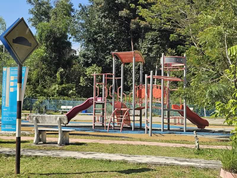 Rumah Teres 2.5 Tingkat untuk Dijual di Sungai Merab (Dengkil) - Azira Ahmad - Exterior - PropertyGuru.com.my