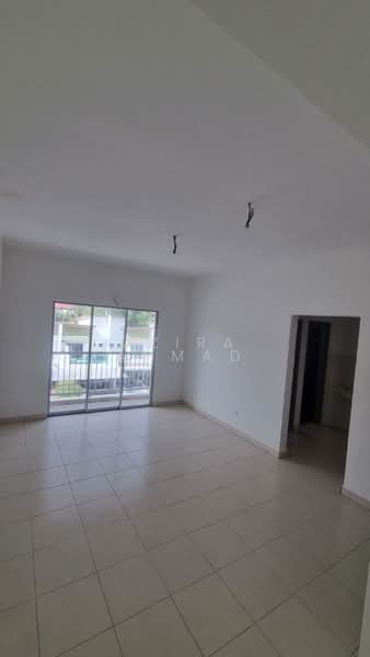 Rumah Teres 2.5 Tingkat untuk Dijual di Sungai Merab (Dengkil) - Azira Ahmad - Living Room - PropertyGuru.com.my