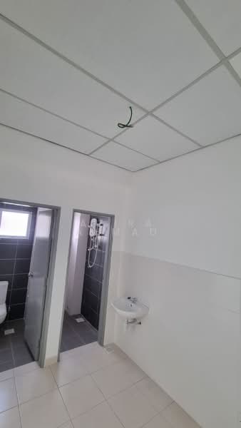 Rumah Teres 2.5 Tingkat untuk Dijual di Sungai Merab (Dengkil) - Azira Ahmad - Bathroom - PropertyGuru.com.my