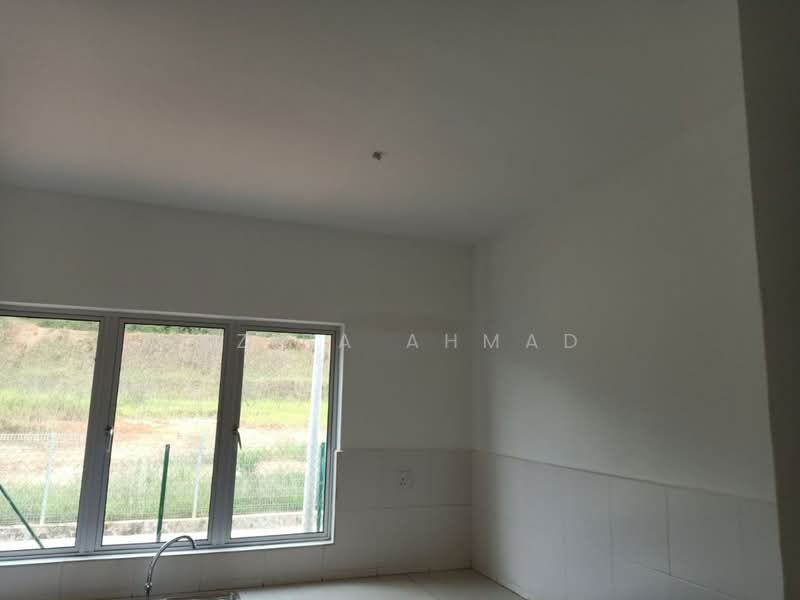 Rumah Teres 2.5 Tingkat untuk Dijual di Sungai Merab (Dengkil) - Azira Ahmad - Kitchen - PropertyGuru.com.my