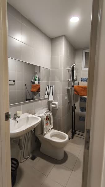 Kondominium untuk Disewa di i-Santorini - Panya Rith - Bathroom - PropertyGuru.com.my