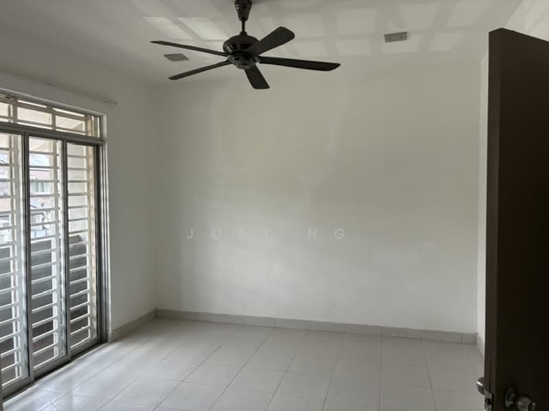 Terraced House for Sale in Shah Alam (Selangor) - Joey Ng - Master Bedroom with Balcony - PropertyGuru.com.my