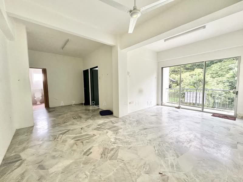 Pangsapuri untuk Dijual di Taman Bukit Mutiara Kajang - Azira Ahmad - Living Room - PropertyGuru.com.my