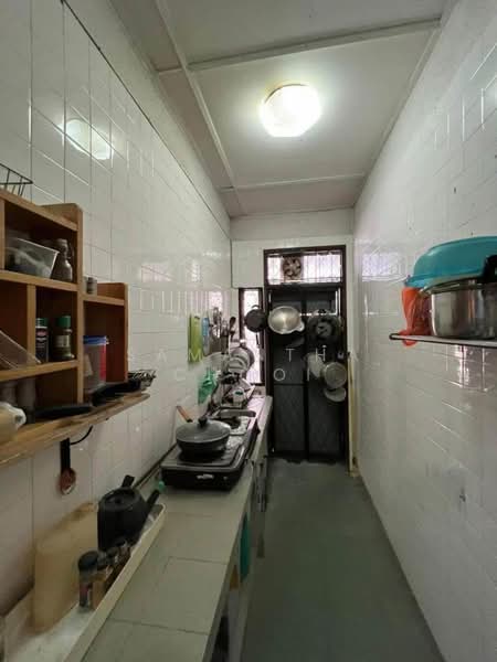 1.5-storey Terraced House for Sale in Bandar Kinrara Seksyen 2 (Bandar Kinrara) - Samantha Chooi - Kitchen - PropertyGuru.com.my