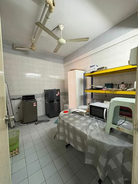 Condominium for Sale at Cypress Condominium - Alan Lee - Kitchen - PropertyGuru.com.my