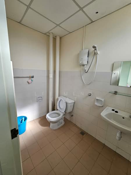 Condominium for Rent at Sri Pangkor Condominium - Lee Meng Keat - Bathroom - PropertyGuru.com.my