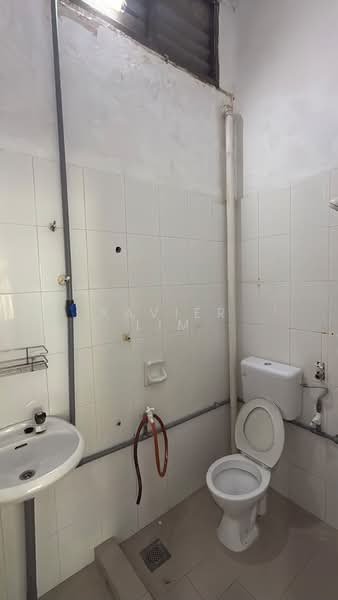 Rumah Teres 1 Tingkat untuk Dijual di Taman Desa Jasmin (Nilai) - Xavier Lim - Bathroom - PropertyGuru.com.my