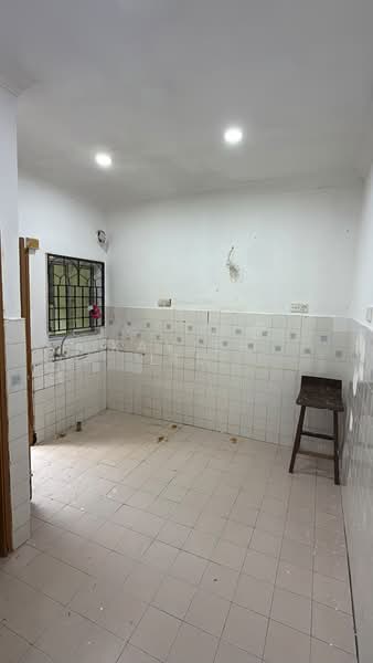 Rumah Teres 1 Tingkat untuk Dijual di Taman Desa Jasmin (Nilai) - Xavier Lim - Kitchen - PropertyGuru.com.my