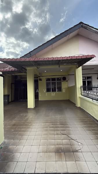 Rumah Teres 1 Tingkat untuk Dijual di Taman Desa Jasmin (Nilai) - Xavier Lim - Exterior - PropertyGuru.com.my
