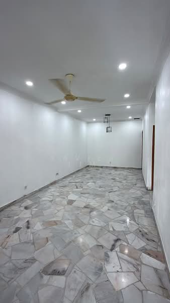 Rumah Teres 1 Tingkat untuk Dijual di Taman Desa Jasmin (Nilai) - Xavier Lim - Living Room - PropertyGuru.com.my