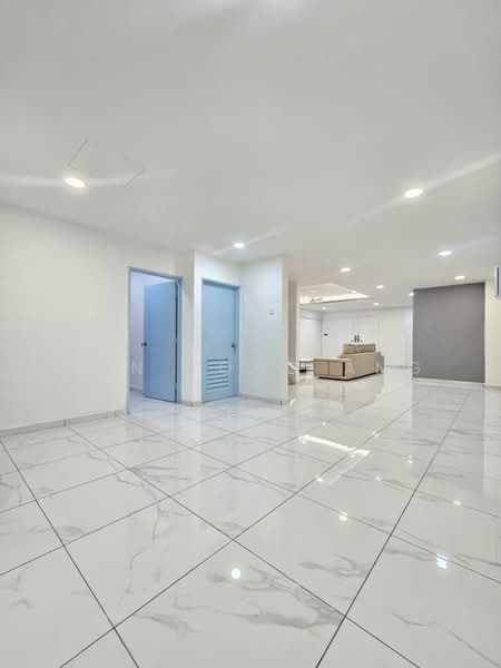 2-storey Terraced House for Sale in Taman Desa Cemerlang (Ulu Tiram) - Han Yong Ang - Living Room - PropertyGuru.com.my