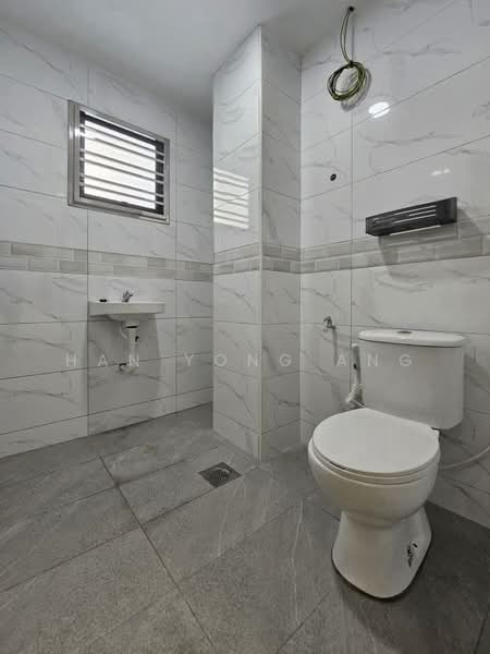 2-storey Terraced House for Sale in Taman Desa Cemerlang (Ulu Tiram) - Han Yong Ang - Bathroom - PropertyGuru.com.my