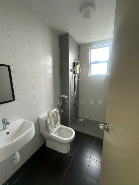 Apartment for Rent at Aliff Avenue (Dwi Alif) - Emily Hau - Bathroom - PropertyGuru.com.my