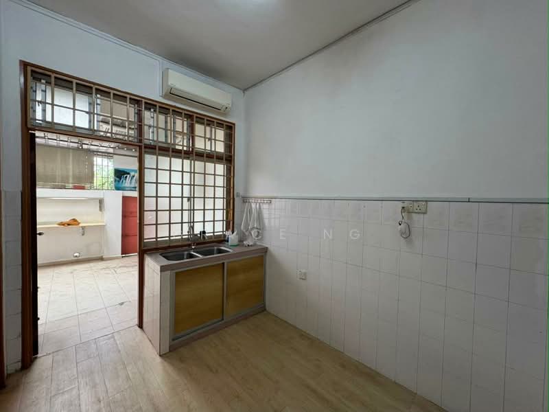 Rumah Teres 2 Tingkat untuk Dijual di Taman Puteri Wangsa (Ulu Tiram) - Grace Ng - Kitchen - PropertyGuru.com.my