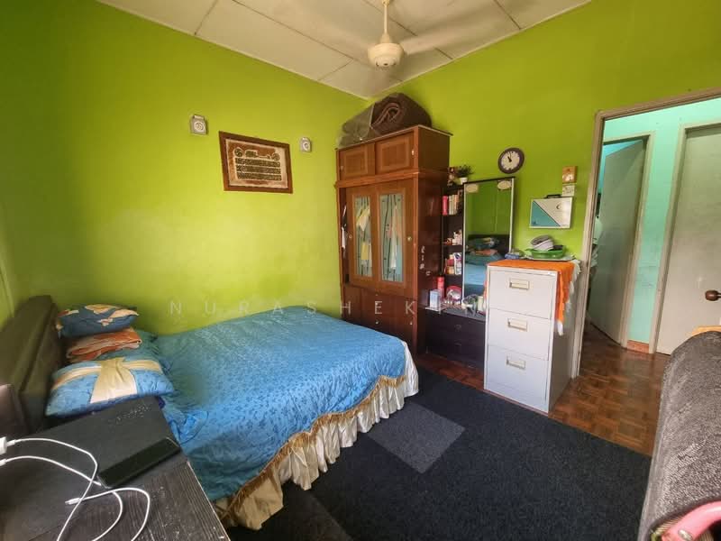 2-storey Terraced House for Sale in Taman Seri Bahagia (Cheras) - Nurashekin . - Bedroom - PropertyGuru.com.my