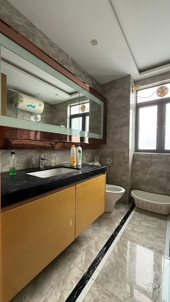 Servis Apartment untuk Disewa di R&F Princess Cove Phase 1 - Steward . - Bathroom - PropertyGuru.com.my