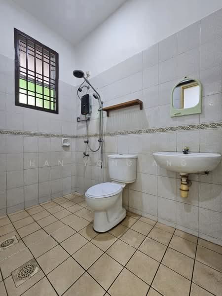 1.5-storey Terraced House for Sale in Taman Impian Emas (Skudai) - Han Yong Ang - Bathroom - PropertyGuru.com.my