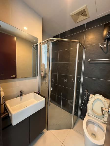 Condominium for Rent at Royal Strand @ Country Garden Danga Bay - Emily Hau - Bathroom - PropertyGuru.com.my