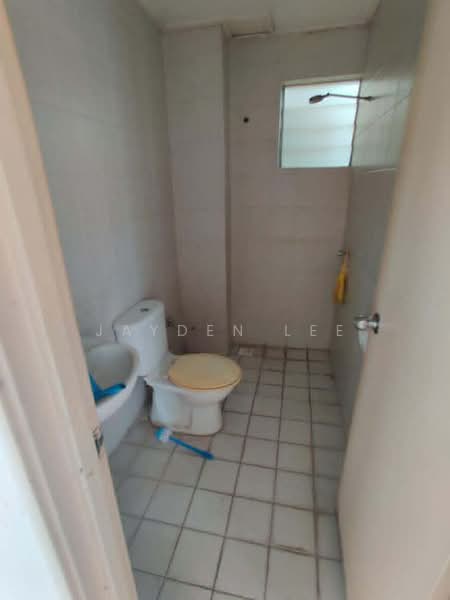 Apartment for Sale at D' Cahaya Apartment - Jayden Lee - Bathroom - PropertyGuru.com.my