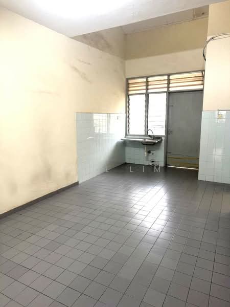 1-storey Terraced House for Sale in Bandar Baru Permas Jaya (Permas Jaya) - Karl Lim - Kitchen - PropertyGuru.com.my