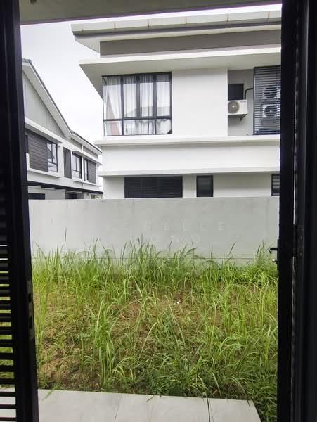 Rumah Berkembar untuk Dijual di Elmina (Shah Alam) - Michelle Chong - Backyard - PropertyGuru.com.my