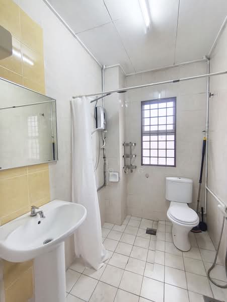 2-storey Terraced House for Sale in Denai Alam (Shah Alam) - Michelle Chong - Bathroom - PropertyGuru.com.my