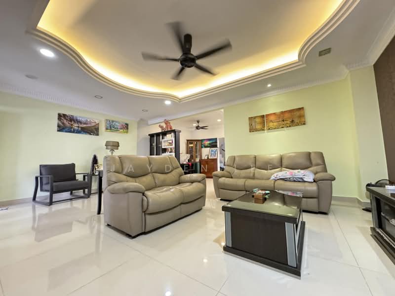 2-storey Terraced House for Sale in Taman Wawasan (Puchong) - Jayden Lee - Living Room - PropertyGuru.com.my