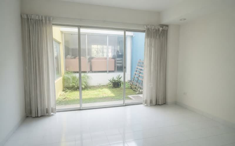 2-storey Terraced House for Sale in TAMAN PUCHONG UTAMA (Puchong) - Tom Ting - Living Room - PropertyGuru.com.my