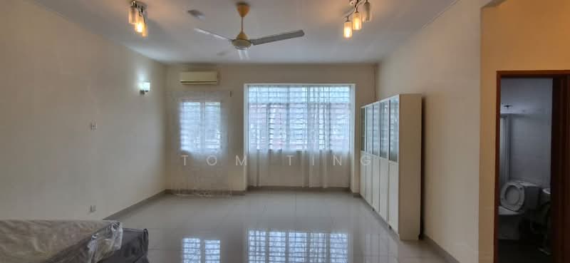 Rumah Teres 2 Tingkat untuk Dijual di TAMAN PUCHONG UTAMA (Puchong) - Tom Ting - Living Room - PropertyGuru.com.my
