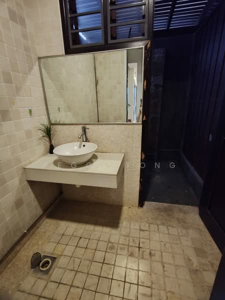 Bungalow House for Sale in Bukit Rahman Putra (Sungai Buloh) - Peggy Yong - Bathroom - PropertyGuru.com.my