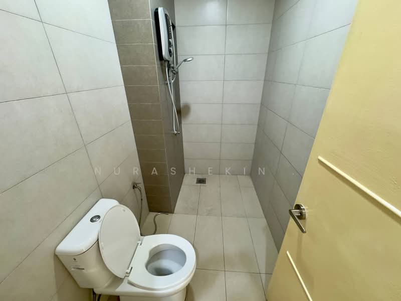 2-storey Terraced House for Sale in Kajang (Selangor) - Nurashekin . - Bathroom - PropertyGuru.com.my